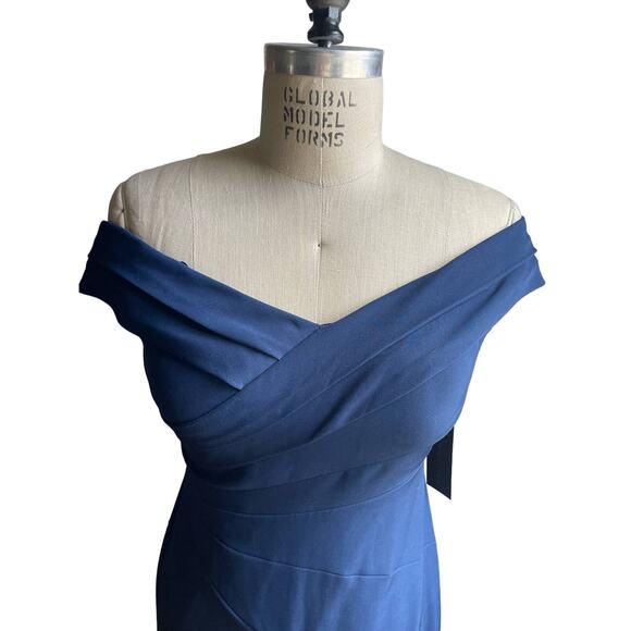NWT Aidan Mattox Off-the-Shoulder Pleated Crepe Gown Twilight Navy Size 6 - Picture 5 of 12